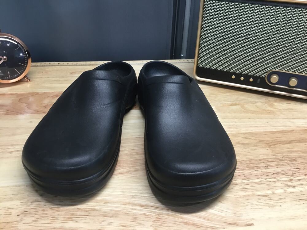 Caslon Clogs Women's Black Slip-On Flat Round Toe Casual Comfort Shoes